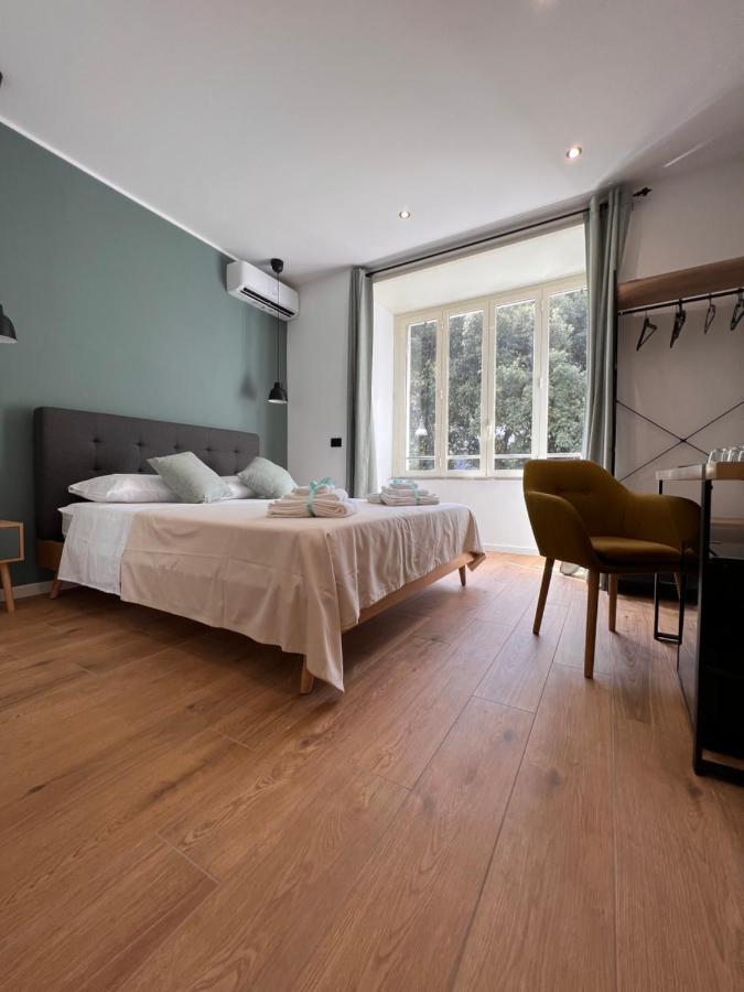 Отель Relais Cavour Napoli Экстерьер фото
